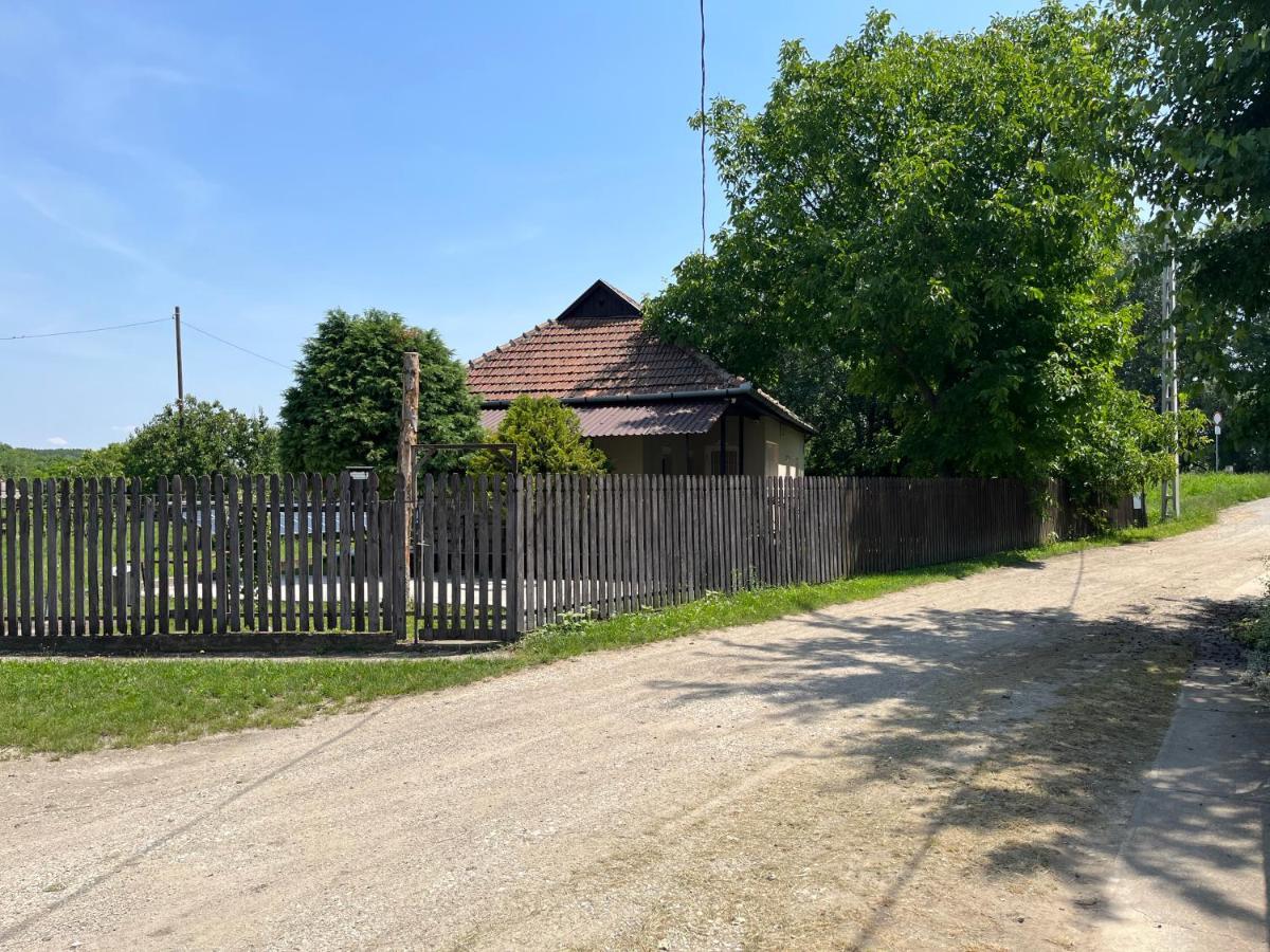 Tiszavirag Apartman Tiszakeszi Extérieur photo